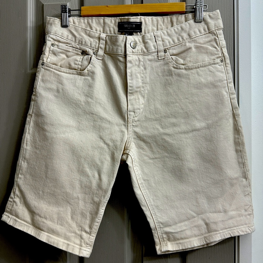 Forever 21 ivory denim shorts size 32